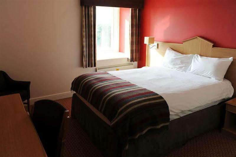 Village Hotel Nottingham Beeston  Eksteriør billede